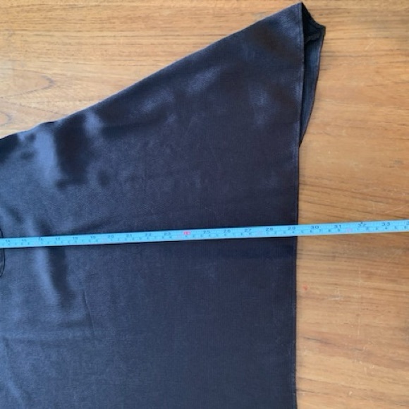 Black a-line shirt. Size medium. Measurements in photos. - Picture 5 of 9